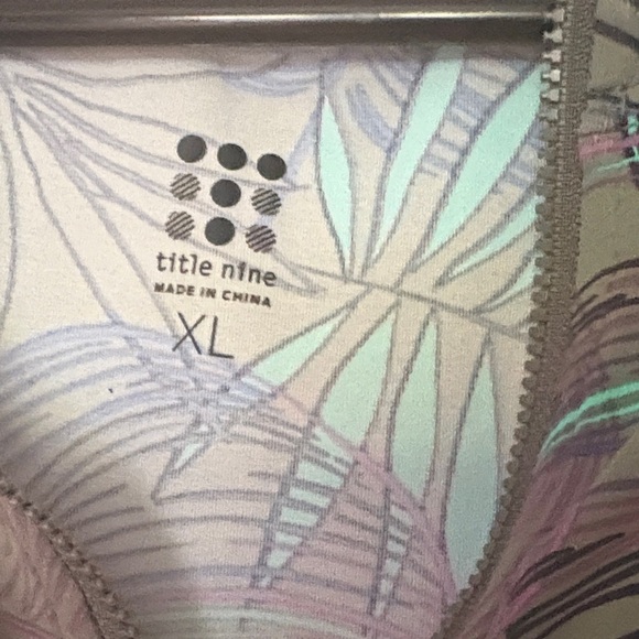 Title Nine Tropical Leaf Print Long Sleeve 3/4 Zip Rash-guard Sun Top - Picture 5 of 8